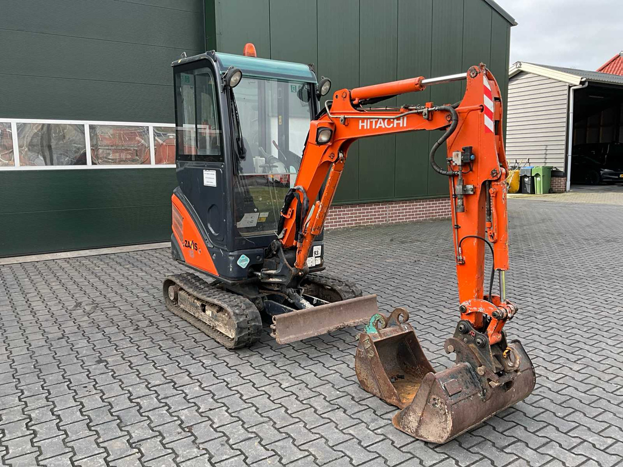 Hitachi ZX18-3 CLR - Мини-экскаватор: фото 4 Hitachi ZX18-3 CLR - Мини-экскаватор: фото 4