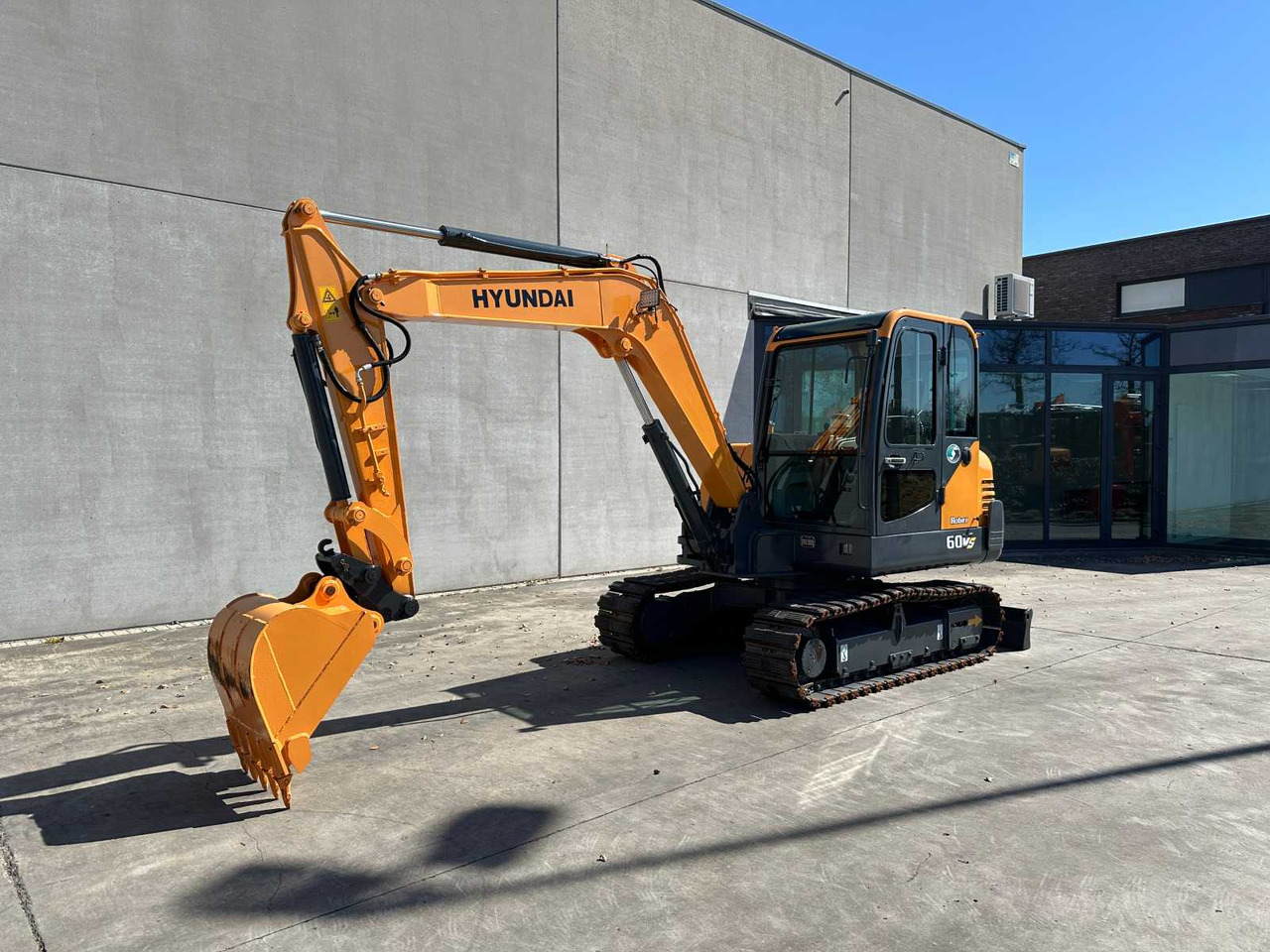 Hyundai R60VS - Гусеничный экскаватор: фото 1 Hyundai R60VS - Гусеничный экскаватор: фото 1