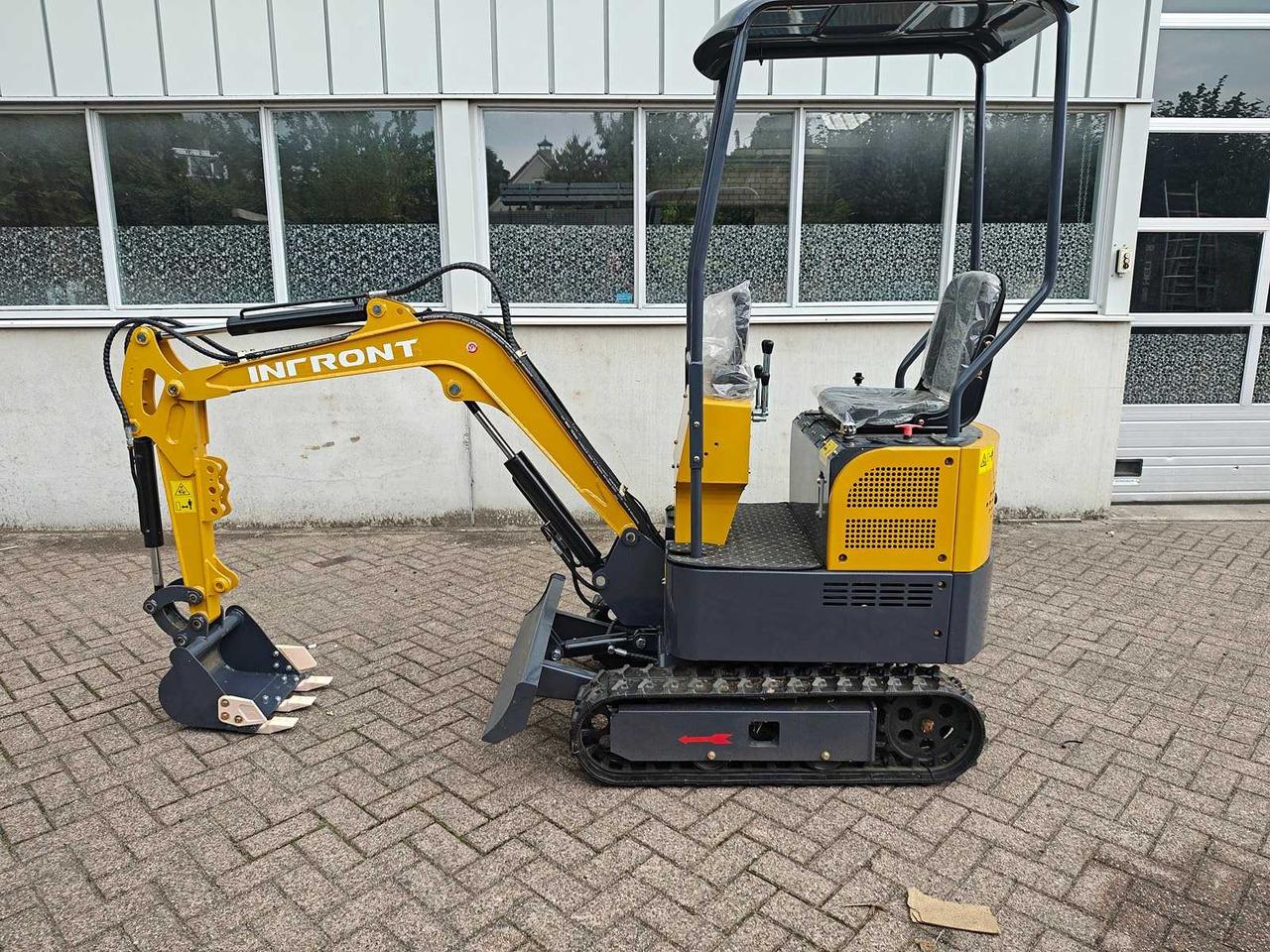 Infront YFE12 - Мини-экскаватор: фото 2 Infront YFE12 - Мини-экскаватор: фото 2