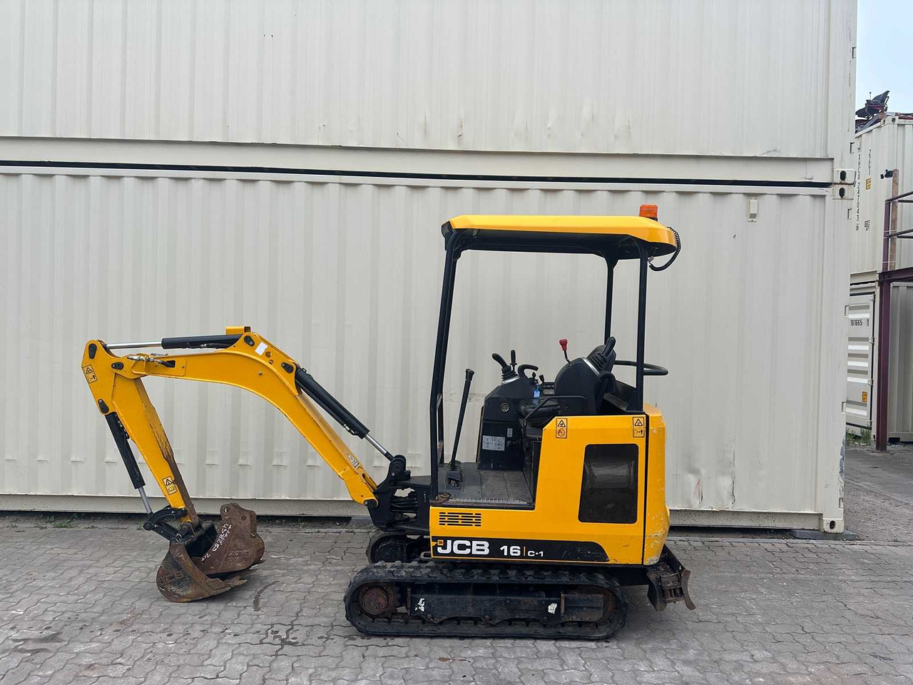 JCB 16C-1 - Мини-экскаватор: фото 2 JCB 16C-1 - Мини-экскаватор: фото 2