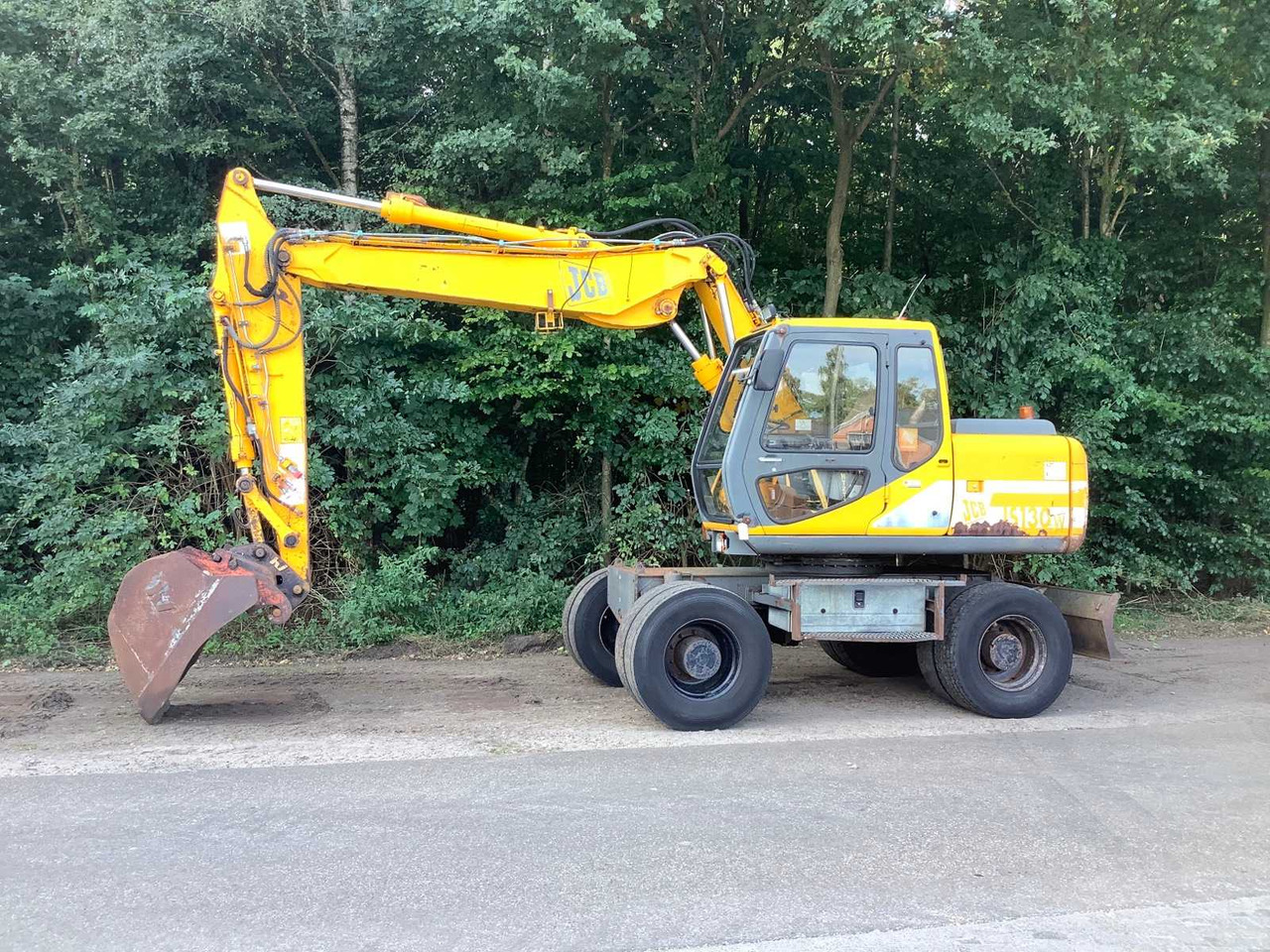 JCB JS130W - Колёсный экскаватор: фото 2 JCB JS130W - Колёсный экскаватор: фото 2
