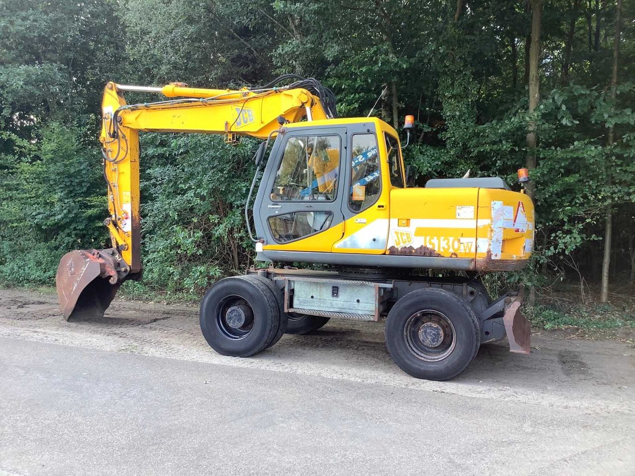 JCB JS130W - Колёсный экскаватор: фото 3 JCB JS130W - Колёсный экскаватор: фото 3