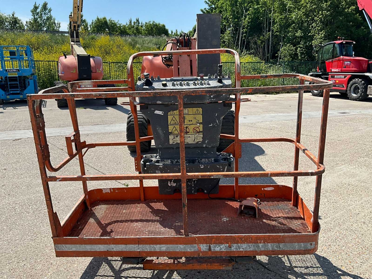 JLG 450AJ - Подъёмник: фото 2 JLG 450AJ - Подъёмник: фото 2