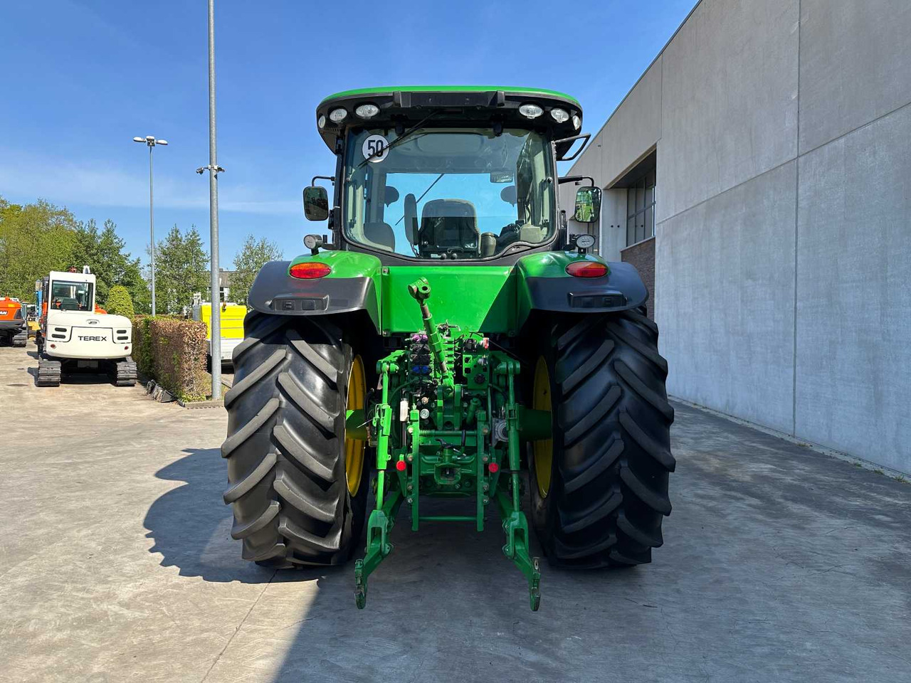 JOHN DEERE - 2013 - 7230R - ALL-WHEEL DRIVE FARM TRACTOR - Трактор: фото 5 JOHN DEERE - 2013 - 7230R - ALL-WHEEL DRIVE FARM TRACTOR - Трактор: фото 5