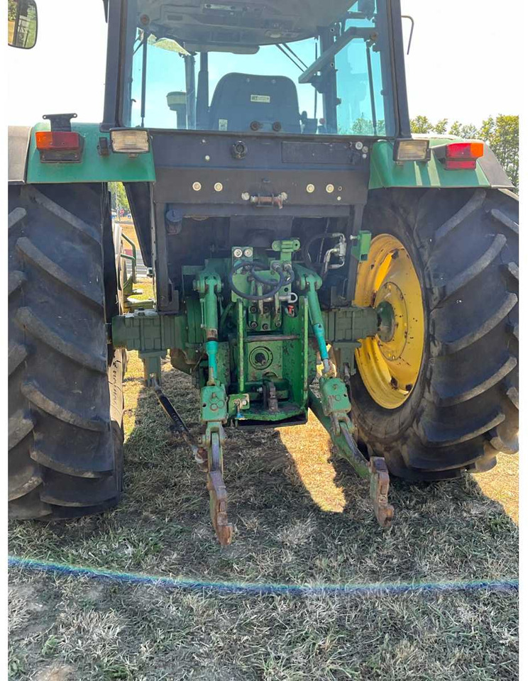 Трактор John Deere 3650: фото 16