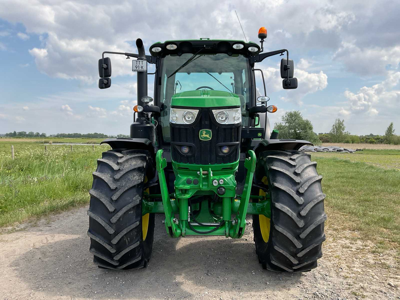 John Deere 6145R - Трактор: фото 2 John Deere 6145R - Трактор: фото 2