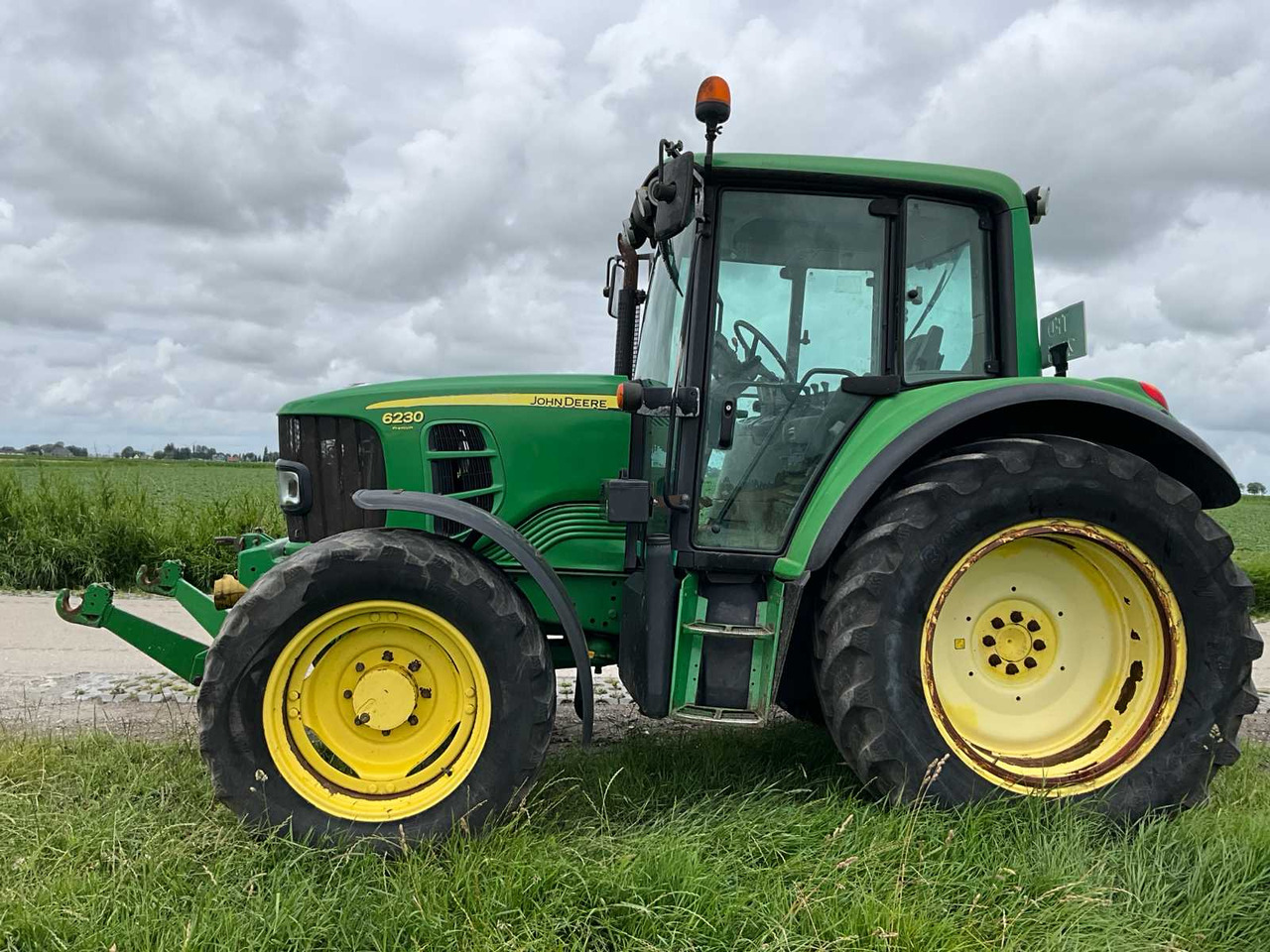 John Deere 6230 Premium - Трактор: фото 5 John Deere 6230 Premium - Трактор: фото 5