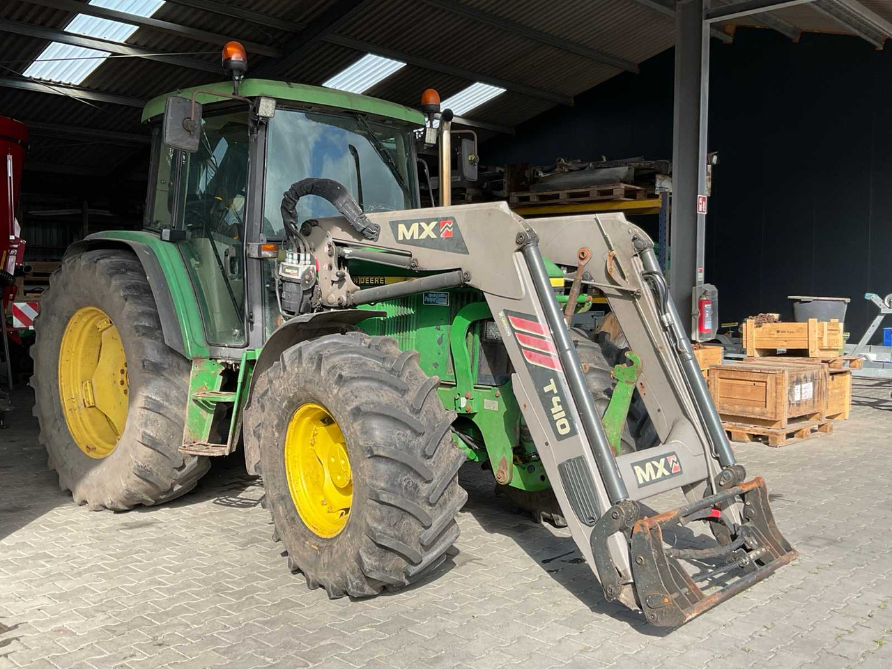 John Deere 6310 - Трактор: фото 2 John Deere 6310 - Трактор: фото 2