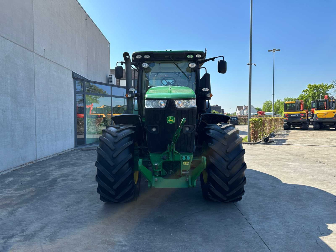 John Deere 7230R - Трактор: фото 2 John Deere 7230R - Трактор: фото 2