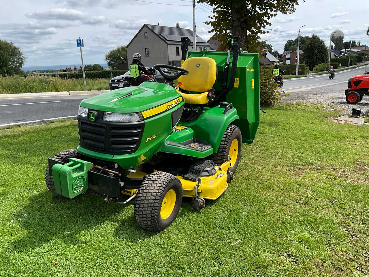 John Deere X940 - Газонокосилка: фото 1 John Deere X940 - Газонокосилка: фото 1