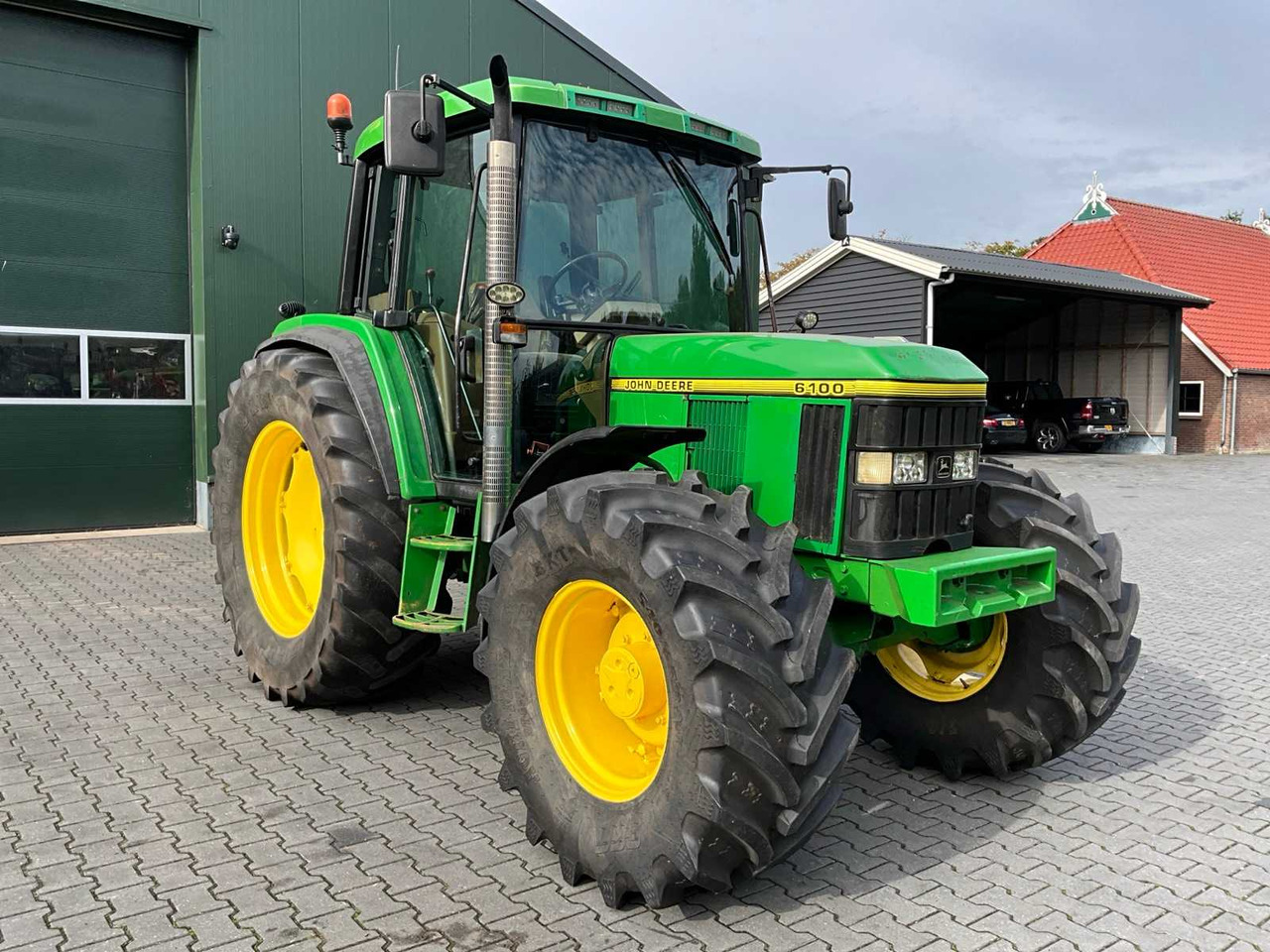 John deere 1995 JOHN DEERE 6100 ALL-WHEEL DRIVE FARM TRACTOR - Трактор: фото 4 John deere 1995 JOHN DEERE 6100 ALL-WHEEL DRIVE FARM TRACTOR - Трактор: фото 4