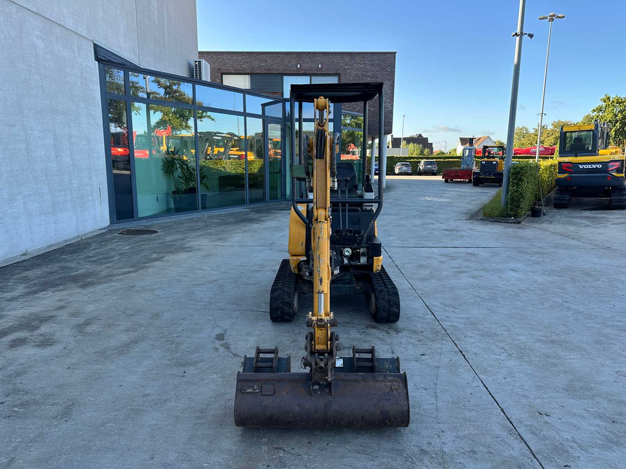 Kato KATO - 2017 - 17VXE - MINI EXCAVATOR - Мини-экскаватор: фото 2 Kato KATO - 2017 - 17VXE - MINI EXCAVATOR - Мини-экскаватор: фото 2