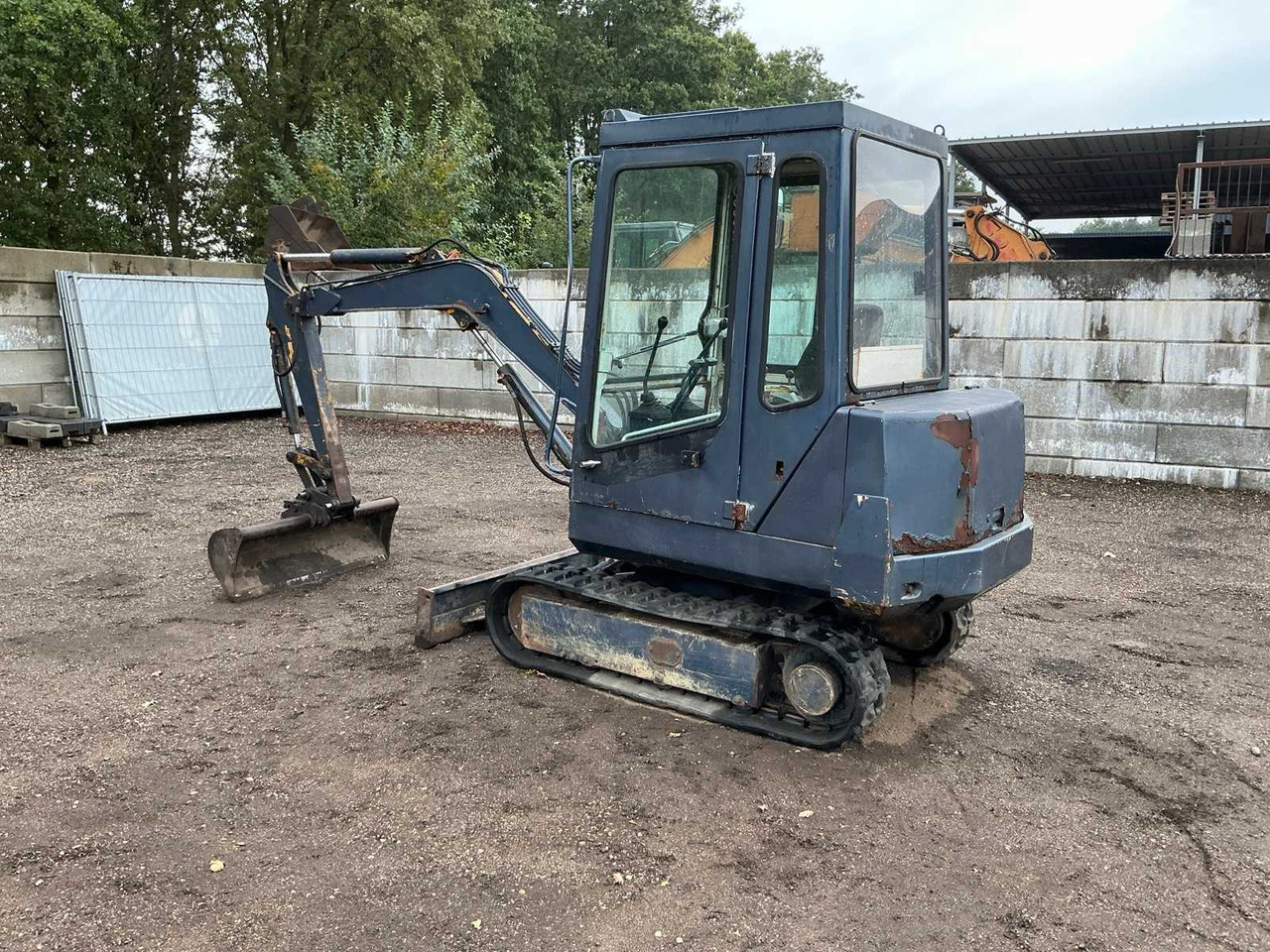 Komatsu 1995 KOMATSU PC 10-6 MINI EXCAVATOR - Мини-экскаватор: фото 3 Komatsu 1995 KOMATSU PC 10-6 MINI EXCAVATOR - Мини-экскаватор: фото 3