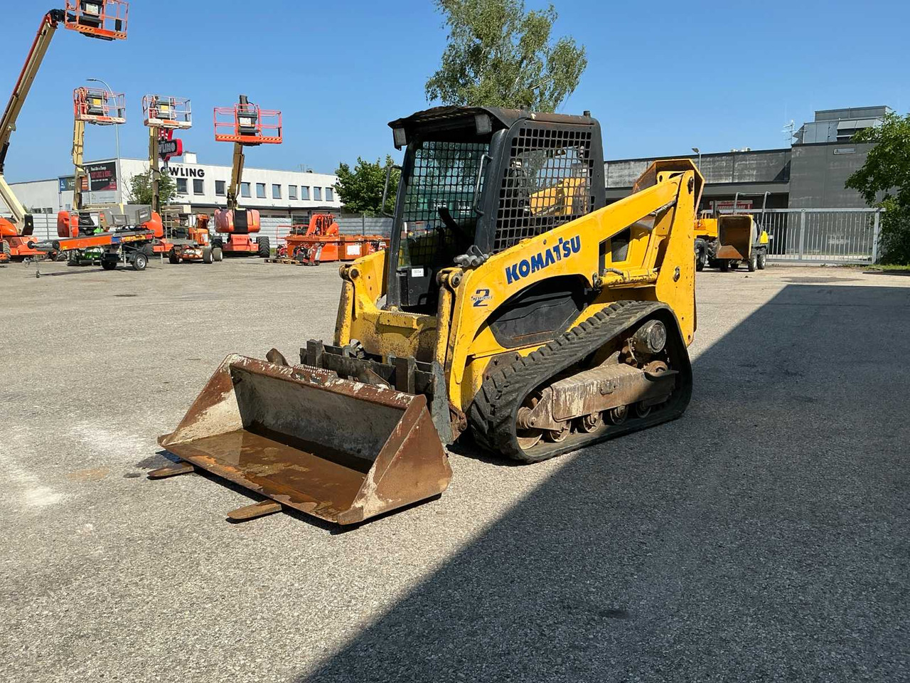 Komatsu CK 20-1 - Мини-погрузчик с бортовым поворотом: фото 2 Komatsu CK 20-1 - Мини-погрузчик с бортовым поворотом: фото 2