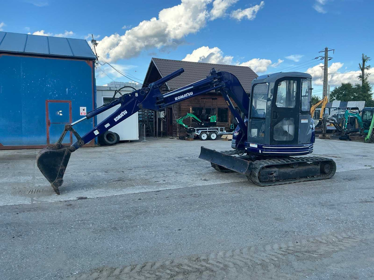 Komatsu KOMATSU - PC50 UU-2 - MINI-EXCAVATOR - 2005 - Мини-экскаватор: фото 2 Komatsu KOMATSU - PC50 UU-2 - MINI-EXCAVATOR - 2005 - Мини-экскаватор: фото 2