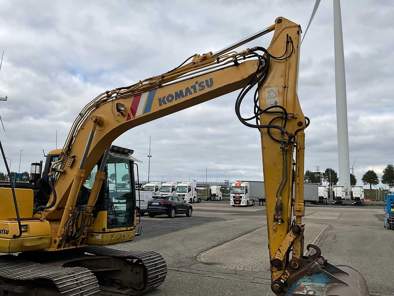 Гусеничный экскаватор Komatsu PC130-7: фото 19