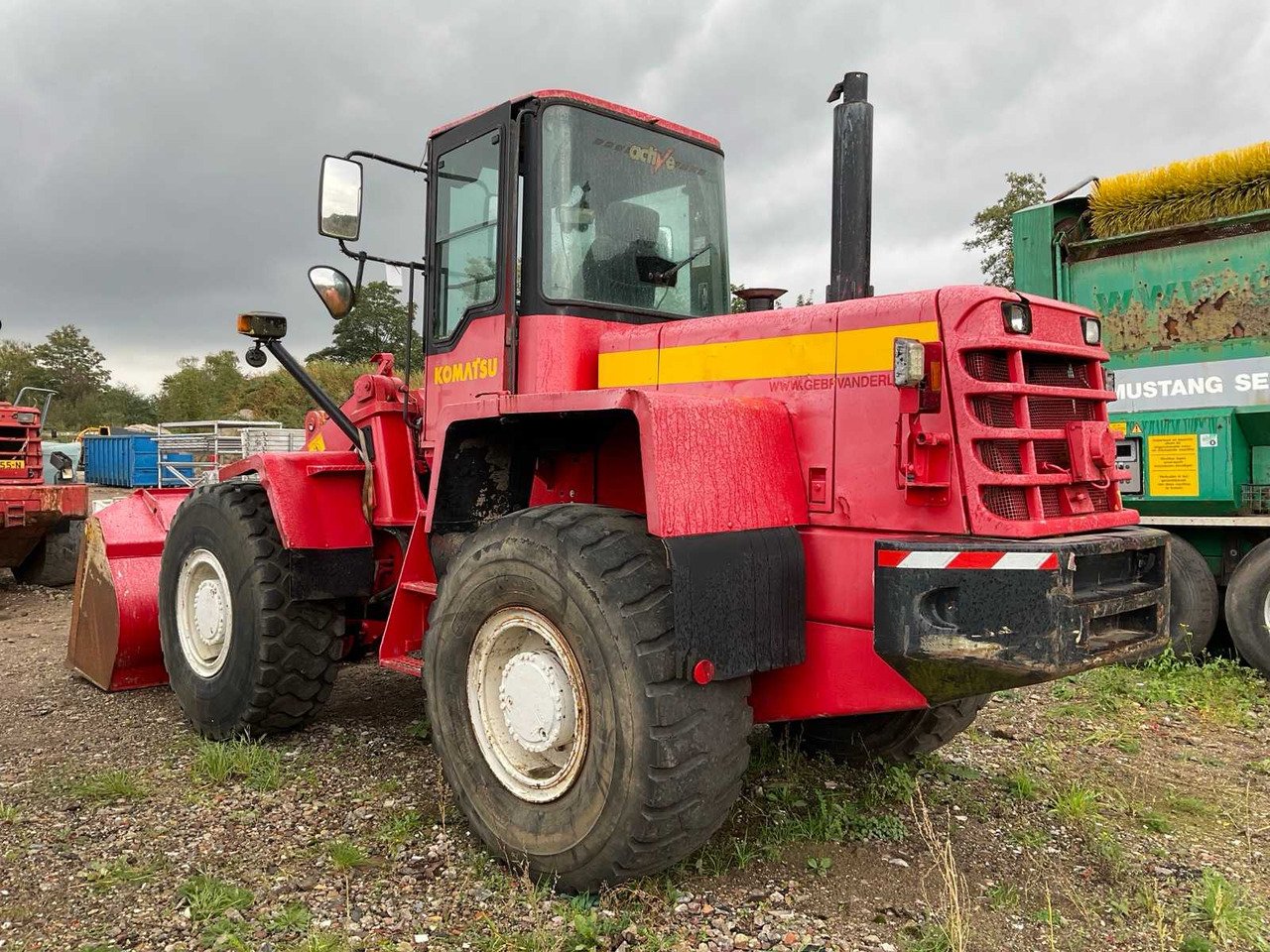 Komatsu WA270 - Колёсный погрузчик: фото 2 Komatsu WA270 - Колёсный погрузчик: фото 2