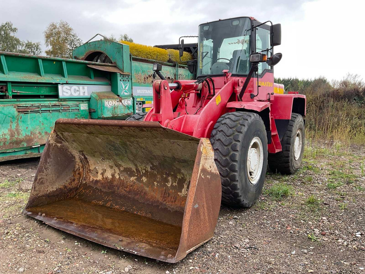 Komatsu WA270 - Колёсный погрузчик: фото 1 Komatsu WA270 - Колёсный погрузчик: фото 1
