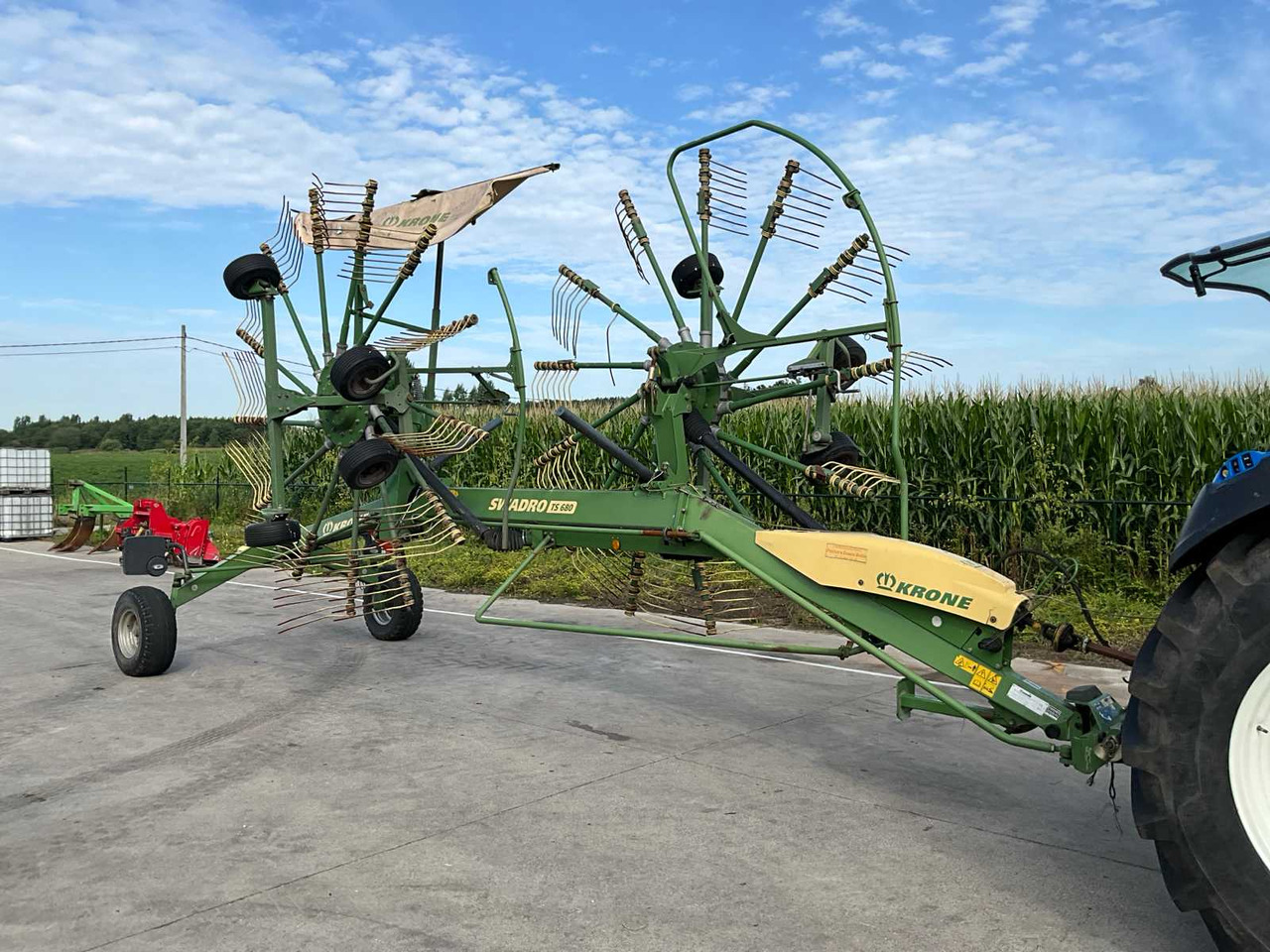 Krone Swadro TS 680 - Техника для сенозаготовки: фото 1 Krone Swadro TS 680 - Техника для сенозаготовки: фото 1