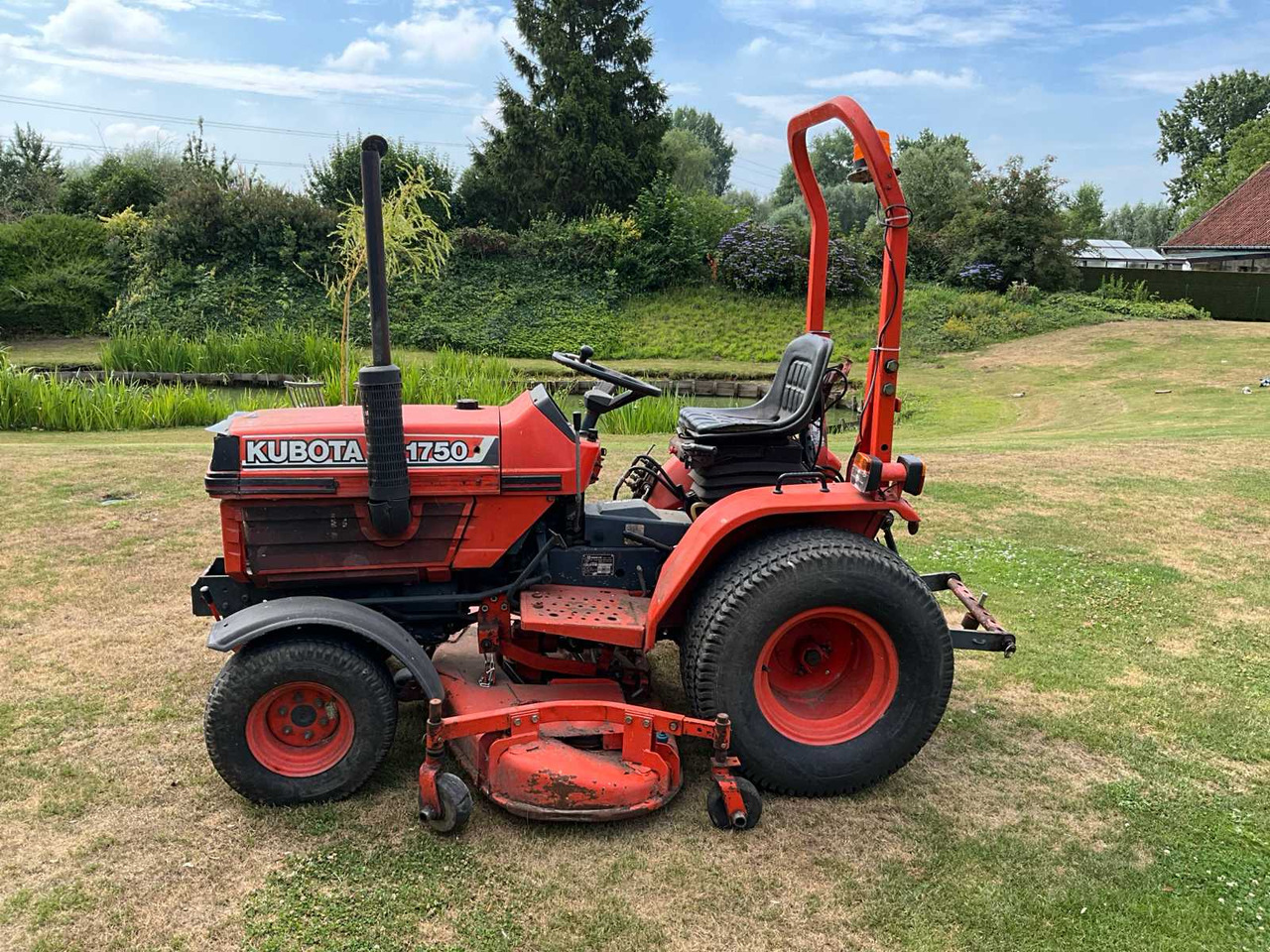 Kubota B1750 HST - Минитрактор: фото 2 Kubota B1750 HST - Минитрактор: фото 2