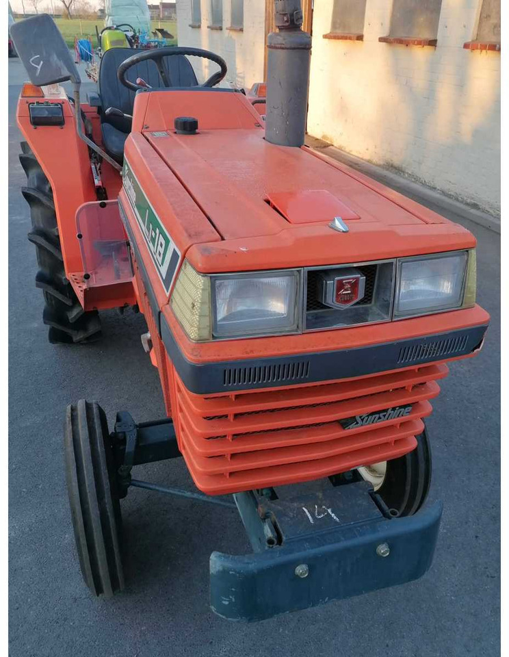 Kubota L1-18 - Минитрактор: фото 2 Kubota L1-18 - Минитрактор: фото 2