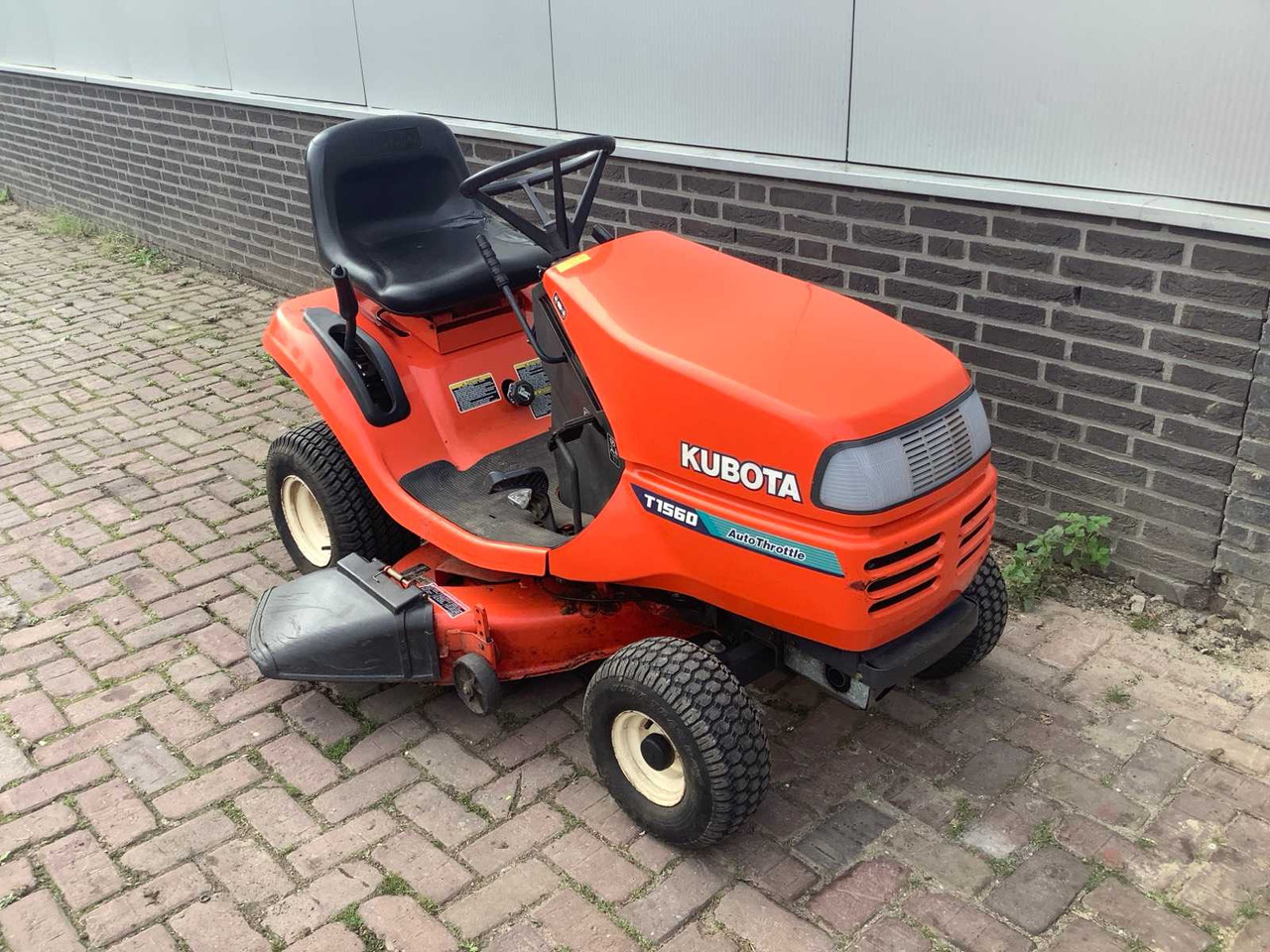 Kubota T1560 - Газонокосилка: фото 1 Kubota T1560 - Газонокосилка: фото 1