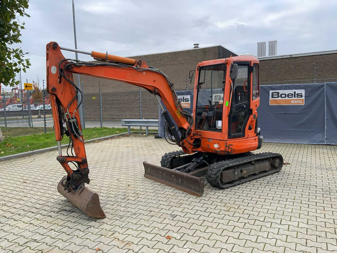 Kubota U35-3A3 - Мини-экскаватор: фото 1 Kubota U35-3A3 - Мини-экскаватор: фото 1