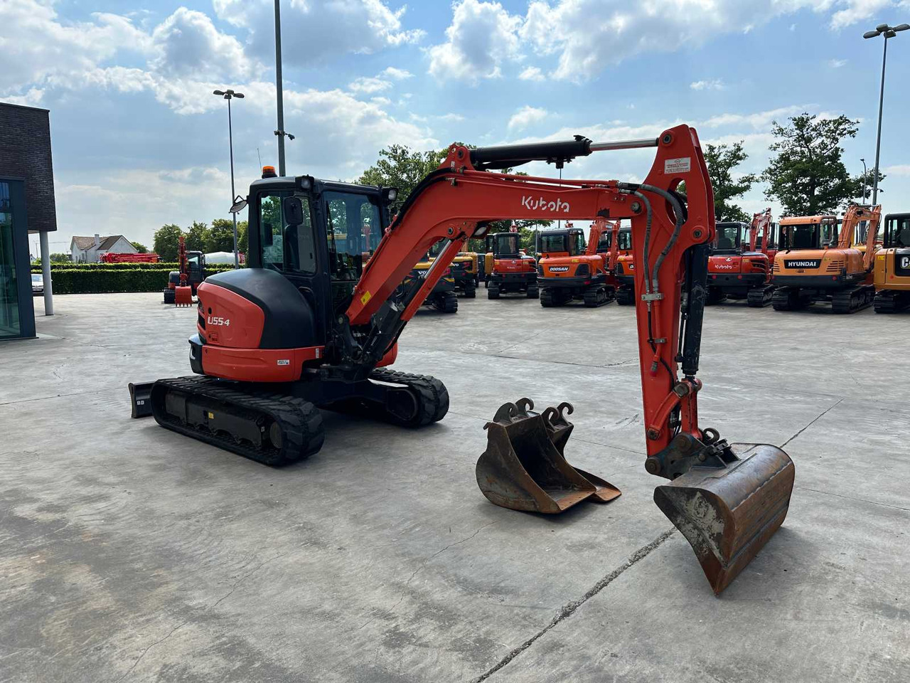 Kubota U55-4 - Гусеничный экскаватор: фото 3 Kubota U55-4 - Гусеничный экскаватор: фото 3