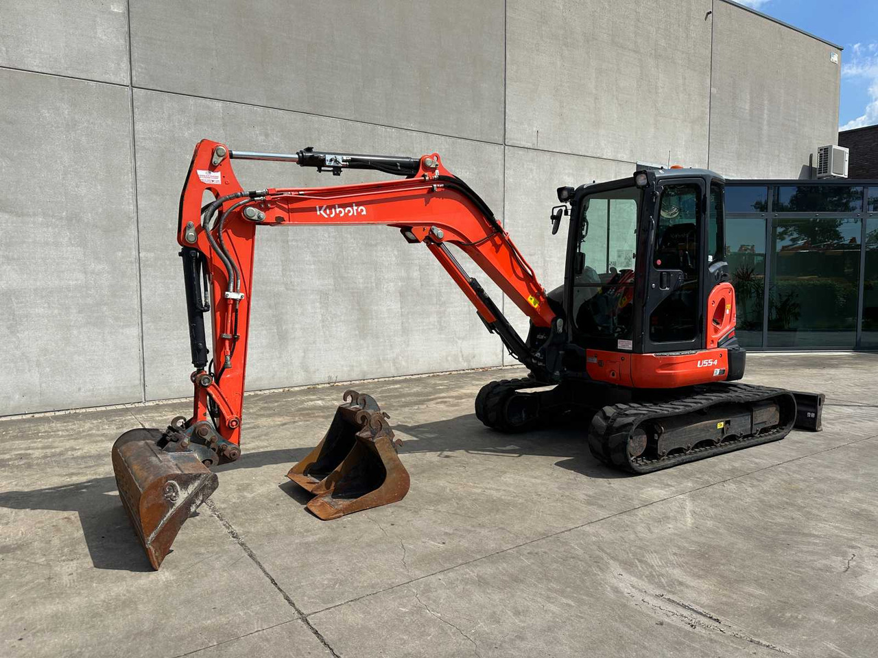Kubota U55-4 - Гусеничный экскаватор: фото 1 Kubota U55-4 - Гусеничный экскаватор: фото 1