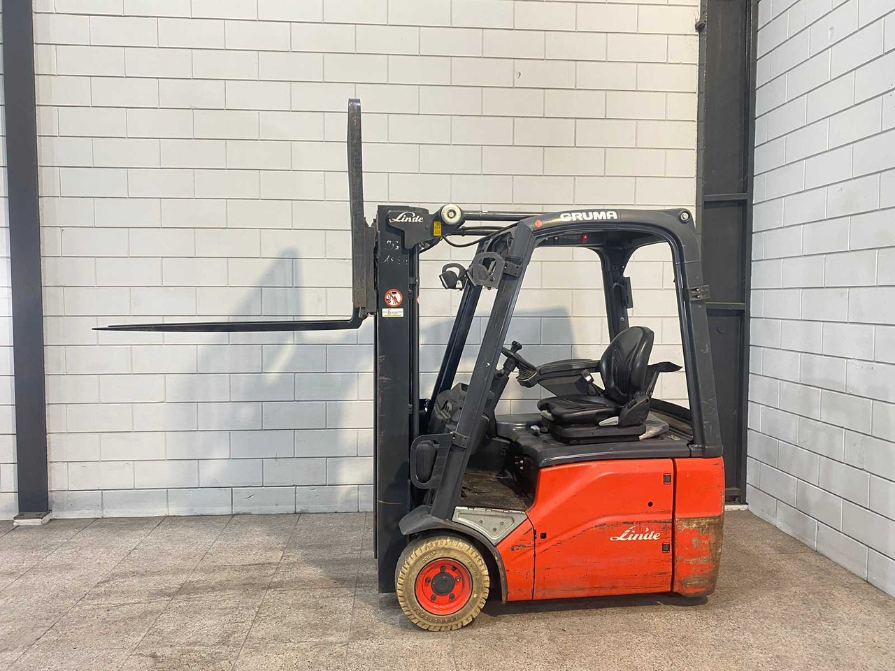 LINDE - E15 - FORKLIFT TRIPLEX - FREE-LIFT - SIDE-SHIFT - Вилочный погрузчик: фото 5 LINDE - E15 - FORKLIFT TRIPLEX - FREE-LIFT - SIDE-SHIFT - Вилочный погрузчик: фото 5
