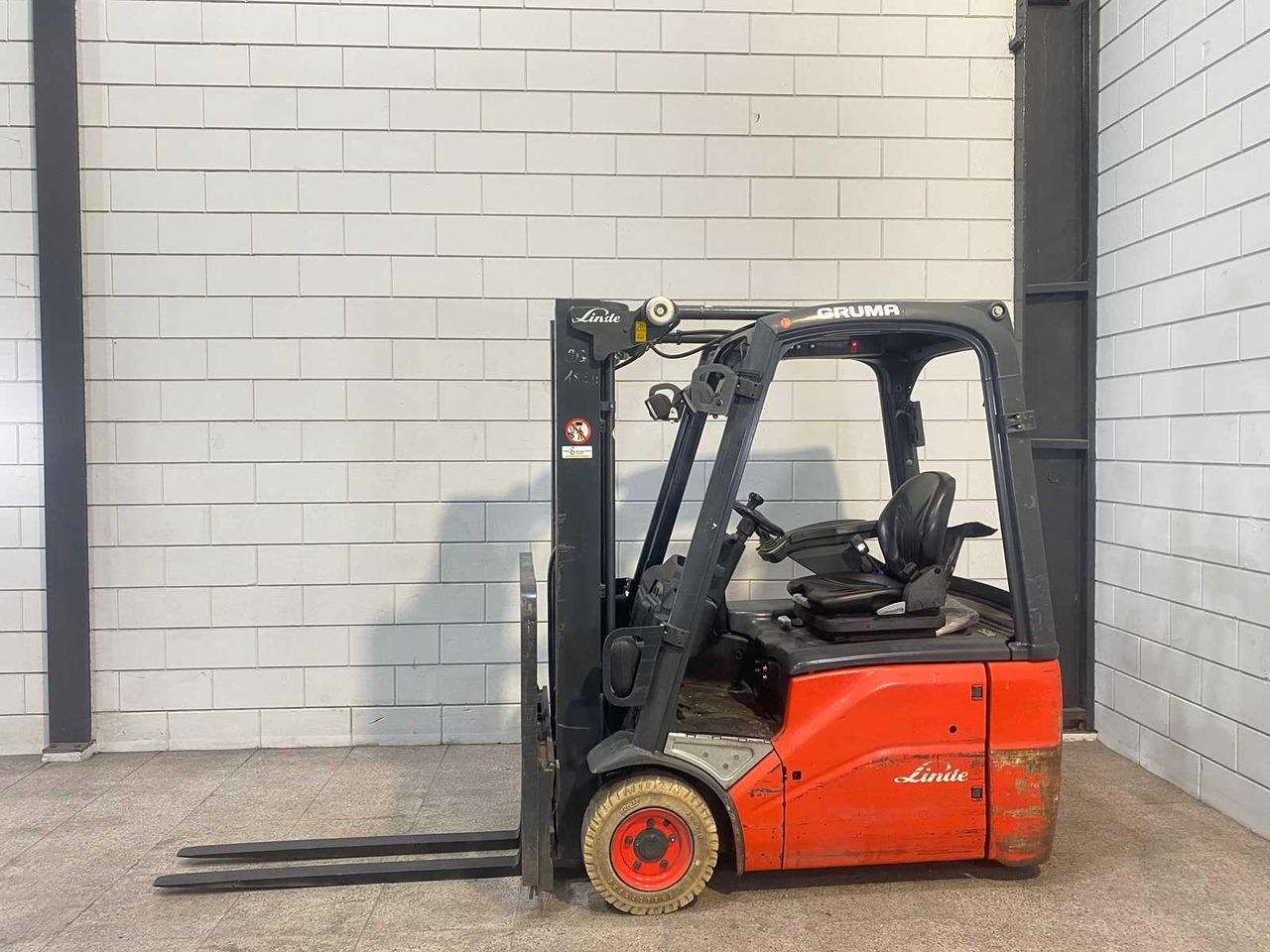 LINDE - E15 - FORKLIFT TRIPLEX - FREE-LIFT - SIDE-SHIFT - Вилочный погрузчик: фото 2 LINDE - E15 - FORKLIFT TRIPLEX - FREE-LIFT - SIDE-SHIFT - Вилочный погрузчик: фото 2
