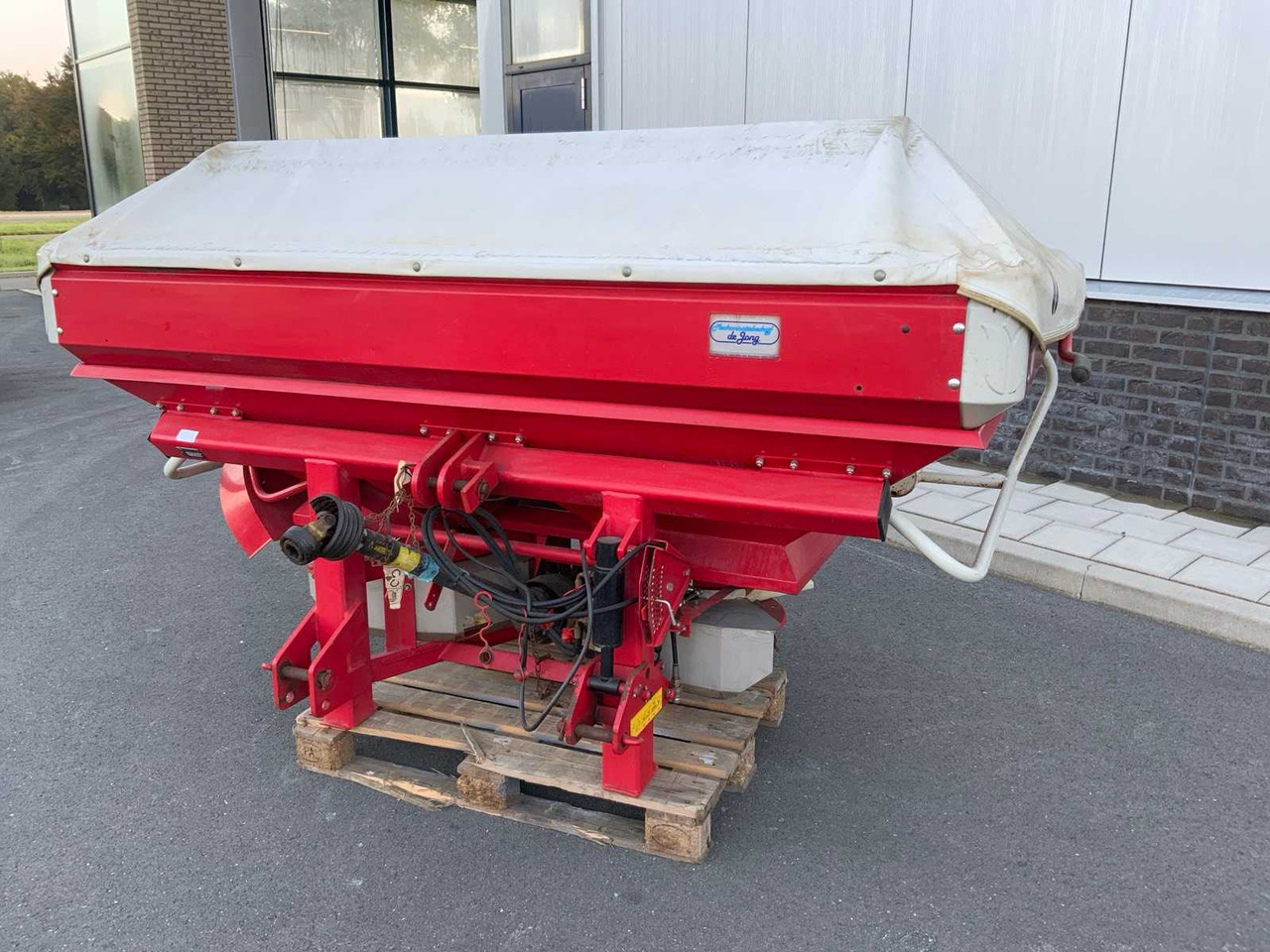Lely SX 3000 - Разбрасыватель удобрений: фото 1 Lely SX 3000 - Разбрасыватель удобрений: фото 1