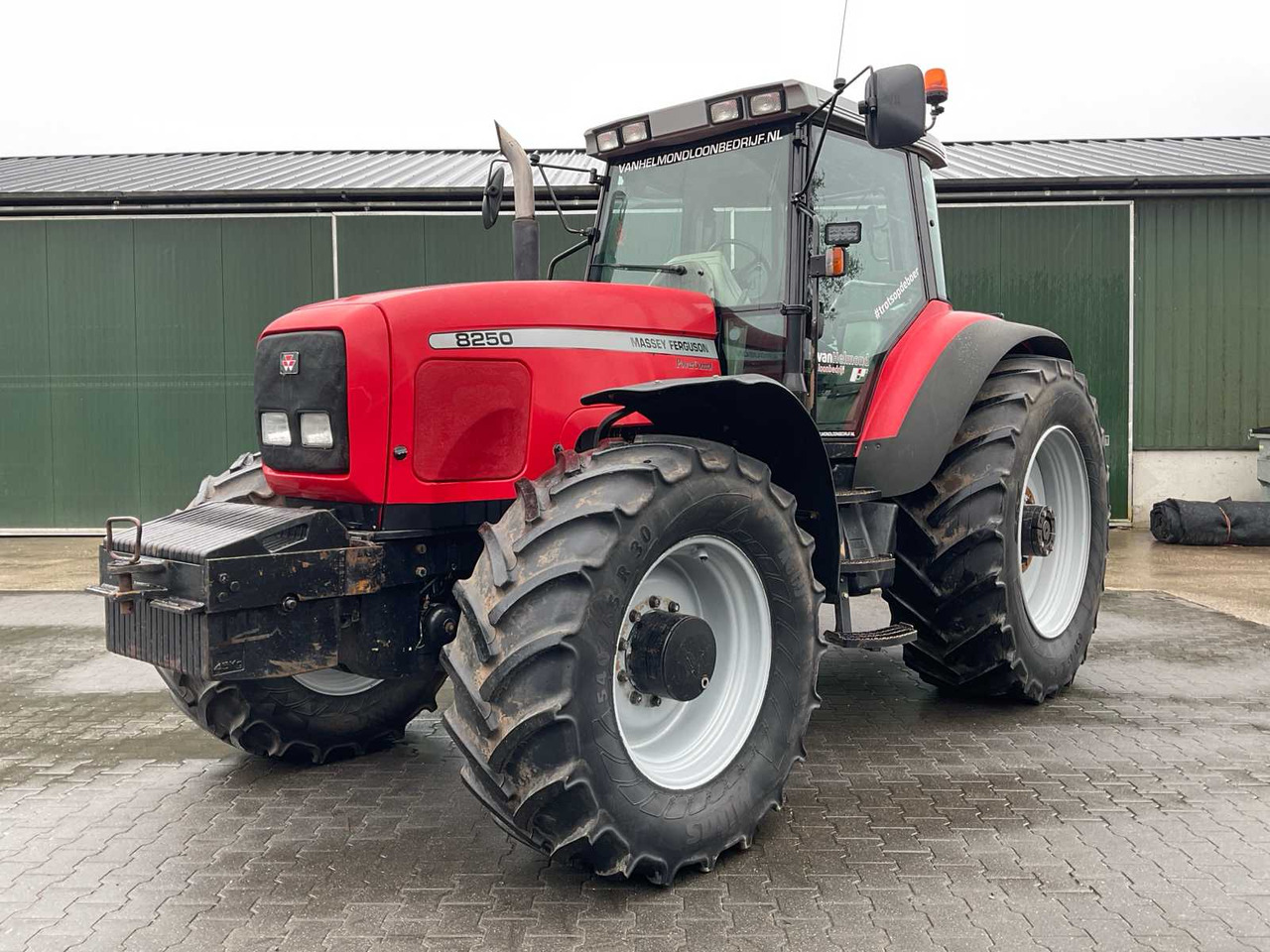 Massey Ferguson 8250 Xtra Power Control - Трактор: фото 1 Massey Ferguson 8250 Xtra Power Control - Трактор: фото 1