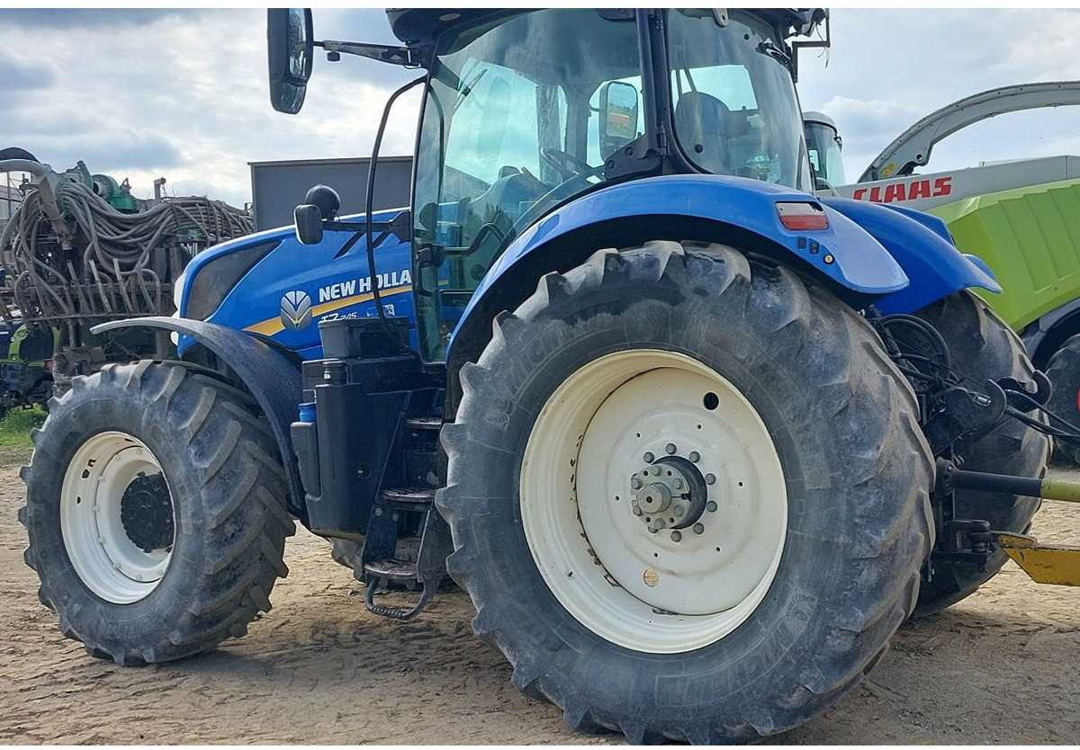 NEW HOLLAND - 2017 - T7.245 - 4WD AGRICULTURAL TRACTOR - Трактор: фото 2 NEW HOLLAND - 2017 - T7.245 - 4WD AGRICULTURAL TRACTOR - Трактор: фото 2
