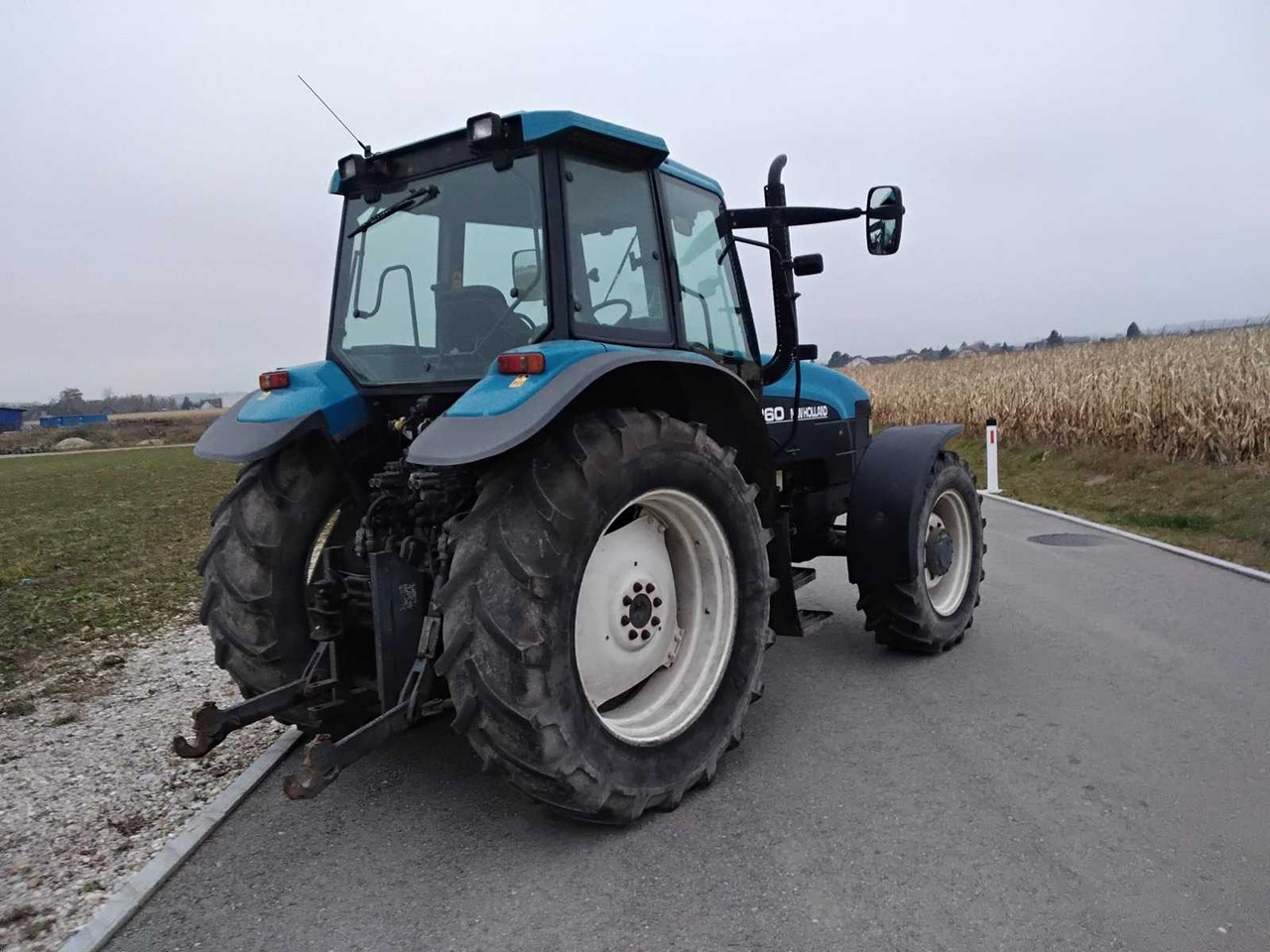 NEW HOLLAND - 8260 - 2000 - AGRICULTURAL TRACTOR WITH FOUR-WHEEL DRIVE - Трактор: фото 4 NEW HOLLAND - 8260 - 2000 - AGRICULTURAL TRACTOR WITH FOUR-WHEEL DRIVE - Трактор: фото 4