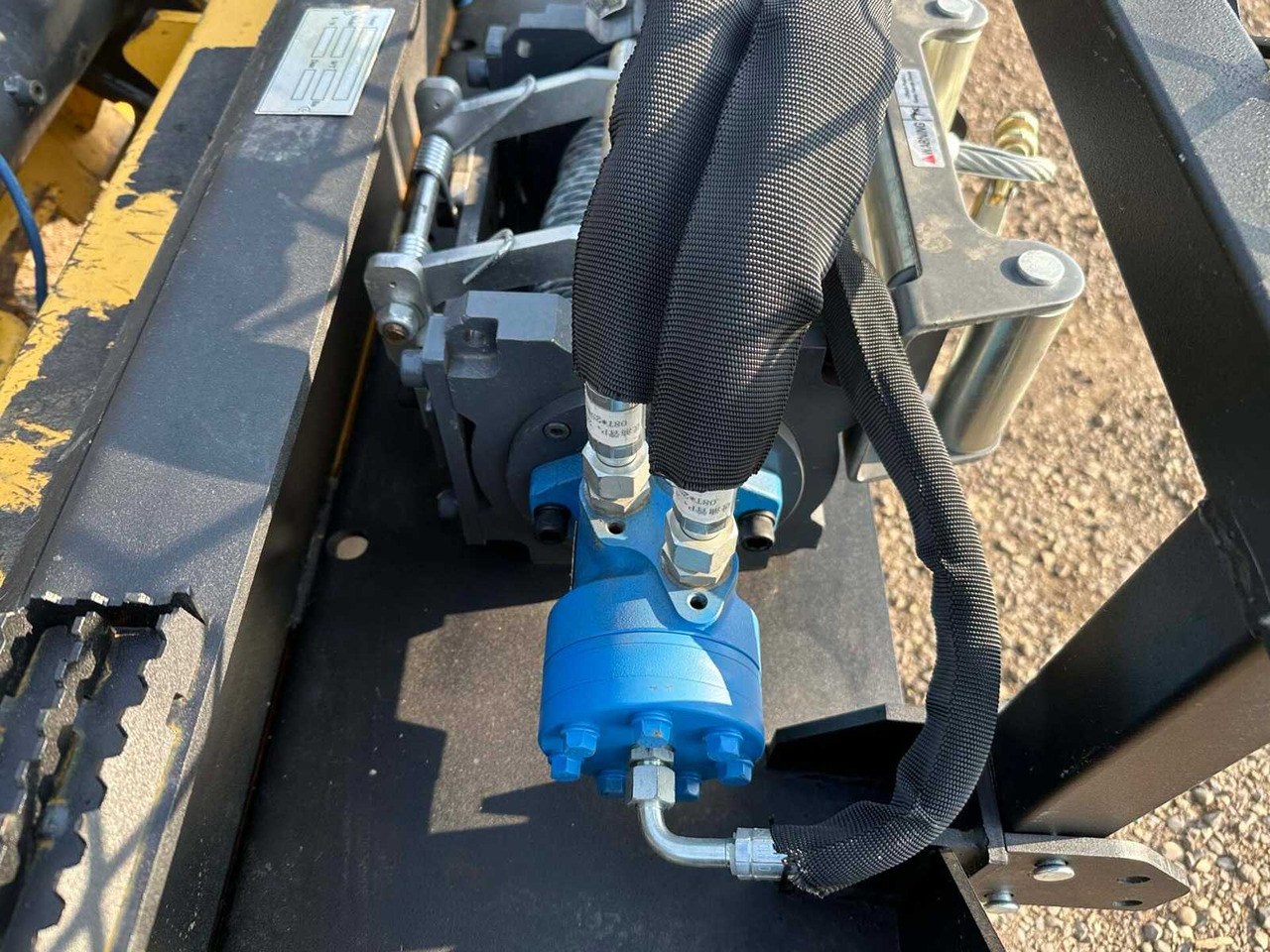 Field Industries Skidsteer Mount Recovery/Logging Winch - Навесное оборудование для Строительной техники: фото 5 Field Industries Skidsteer Mount Recovery/Logging Winch - Навесное оборудование для Строительной техники: фото 5