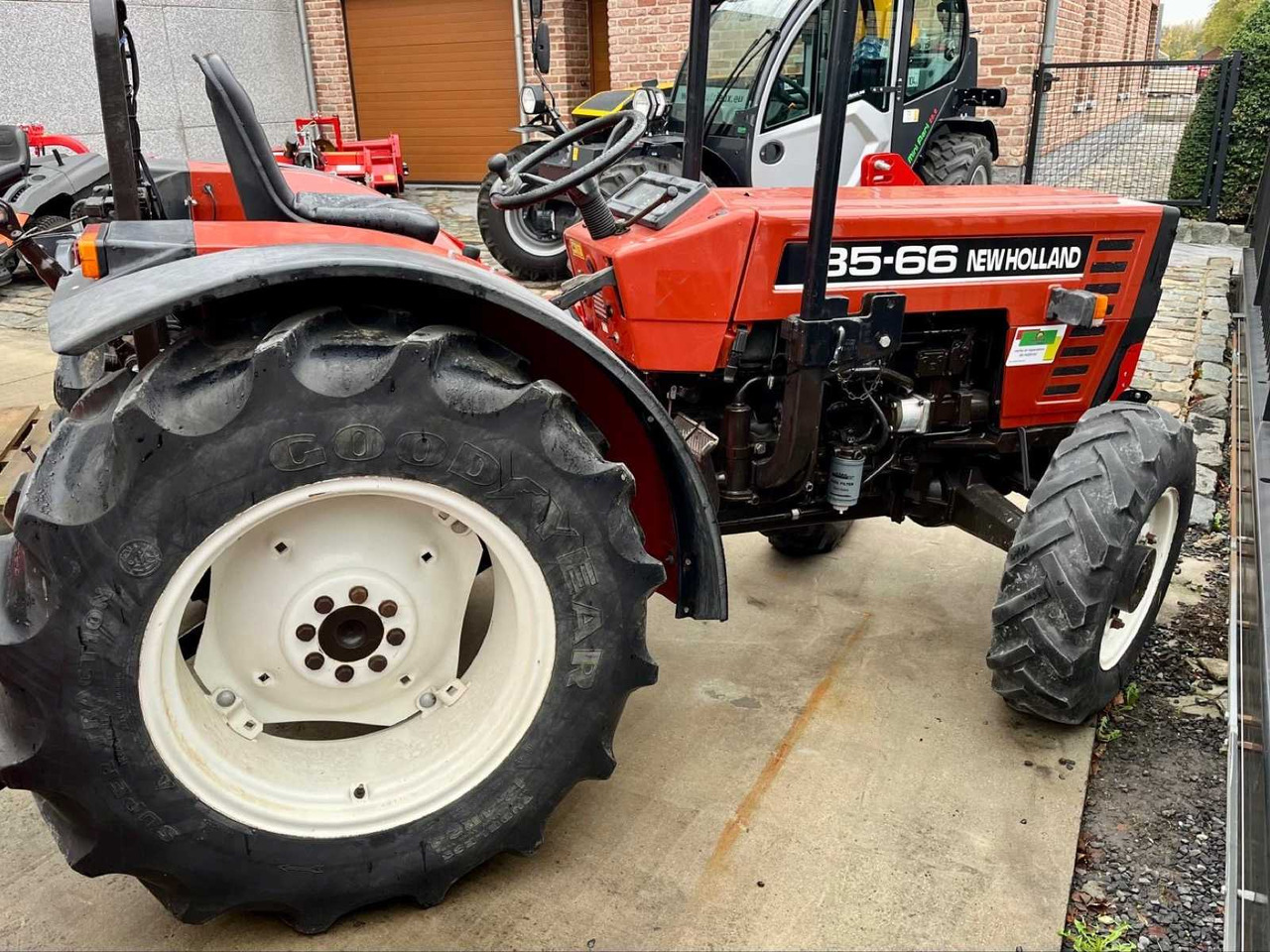 New Holland 35-66 DT - Трактор: фото 4 New Holland 35-66 DT - Трактор: фото 4