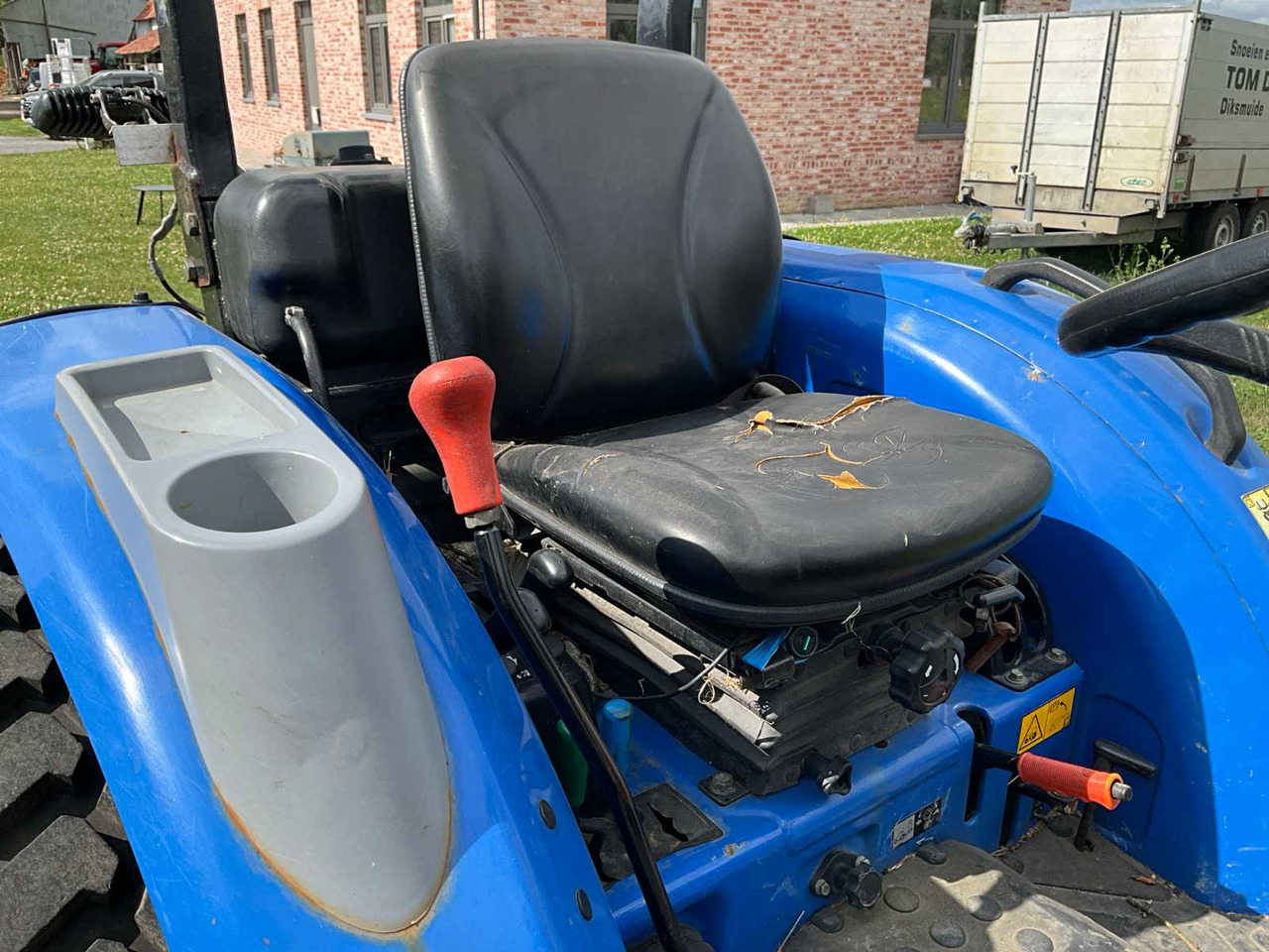Минитрактор New Holland Boomer 50: фото 16