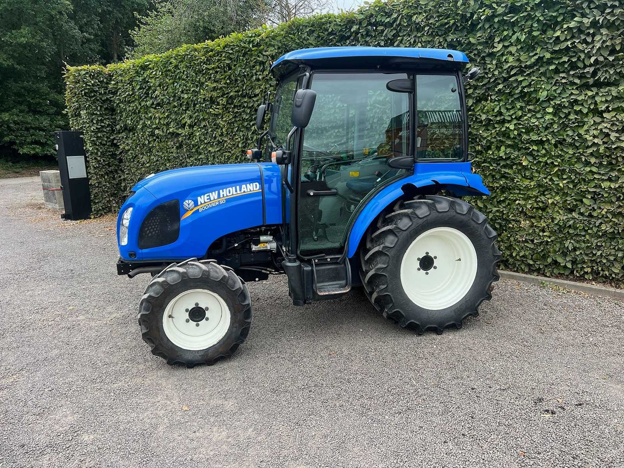 New Holland Boomer 50 - Минитрактор: фото 1 New Holland Boomer 50 - Минитрактор: фото 1