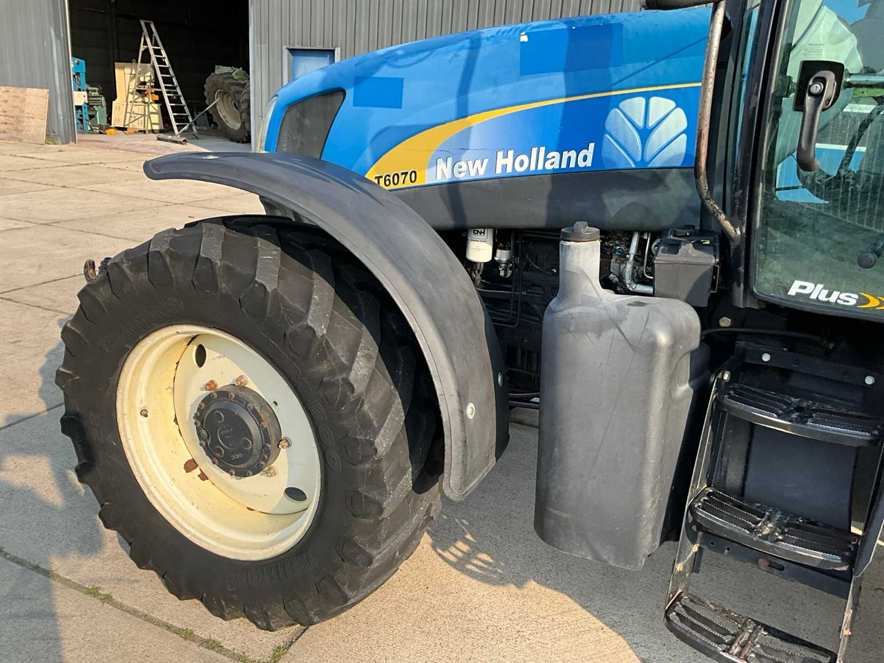 Трактор New Holland T6070: фото 19