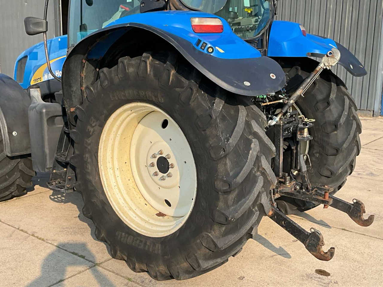 Трактор New Holland T6070: фото 30
