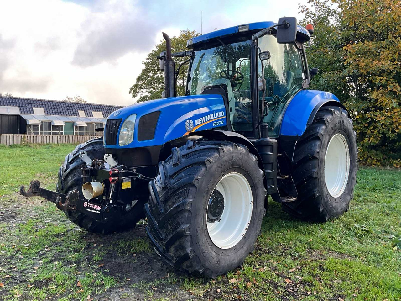 New Holland T6070 - Трактор: фото 2 New Holland T6070 - Трактор: фото 2