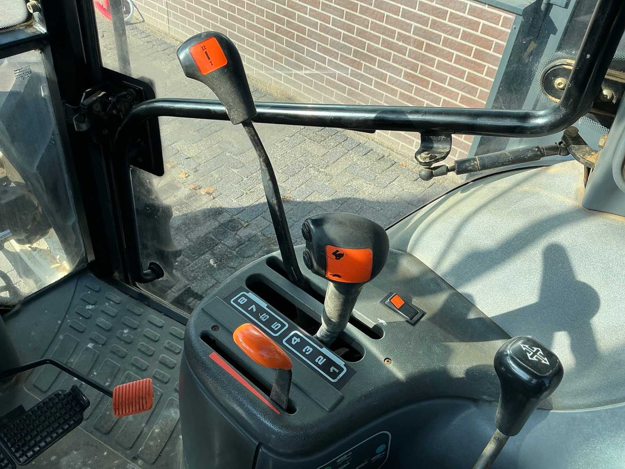 Трактор New Holland TS100: фото 32