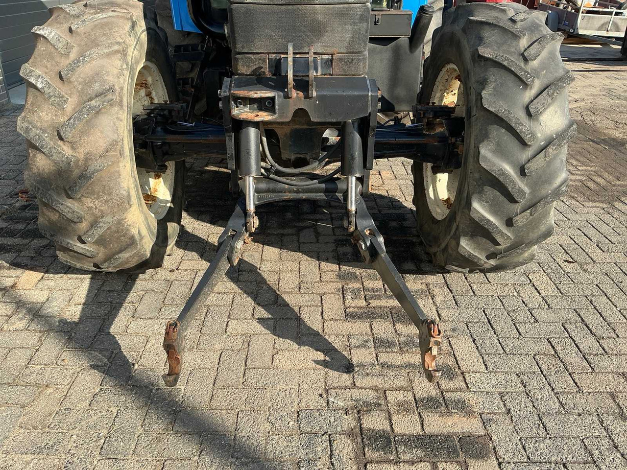 Трактор New Holland TS100: фото 7