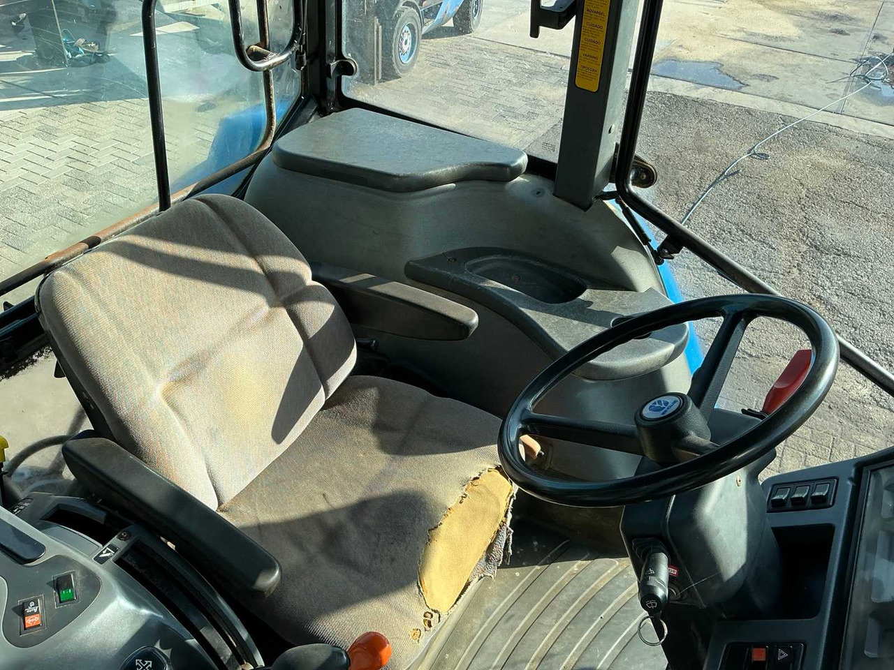 Трактор New Holland TS100: фото 44