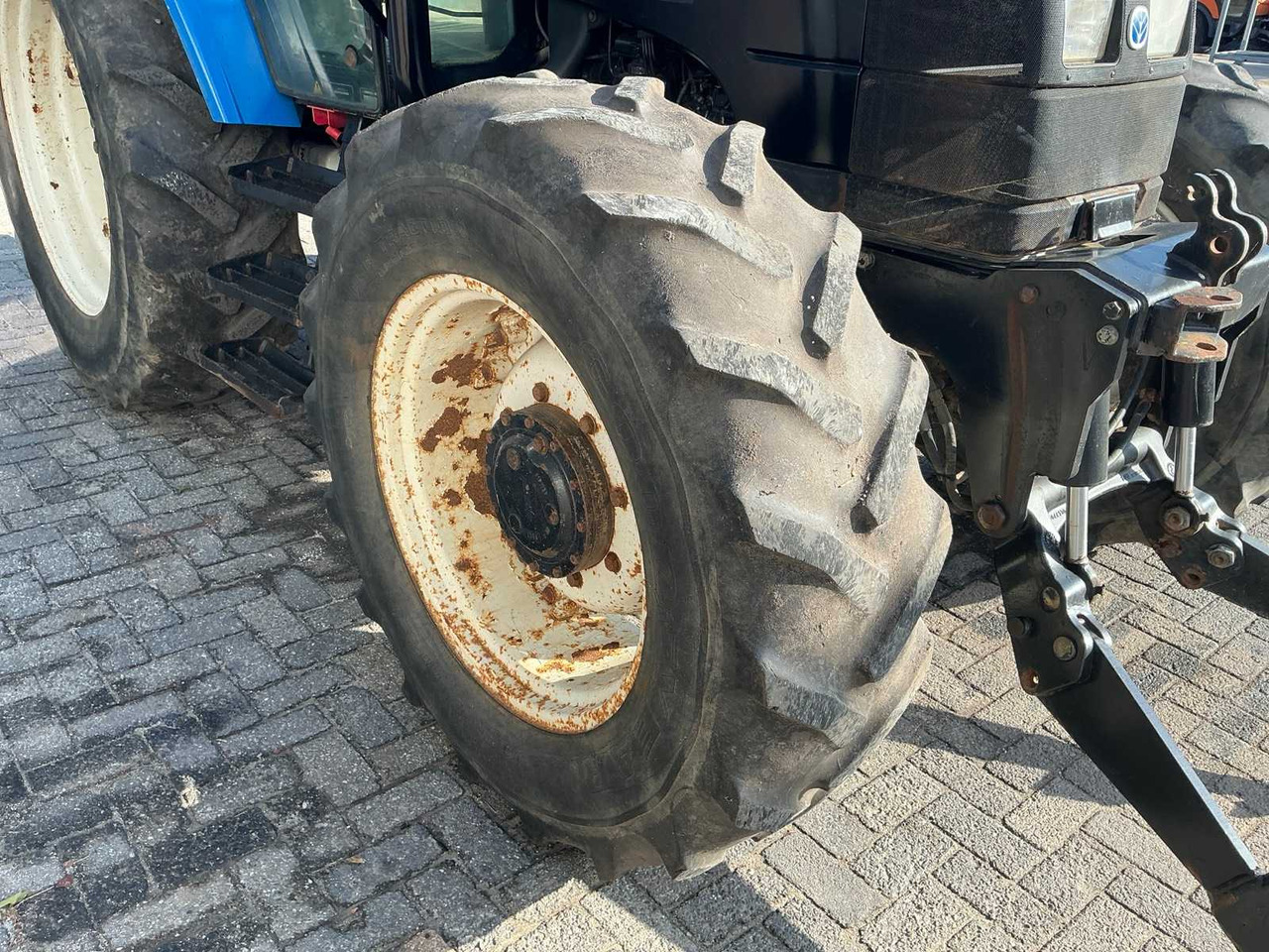Трактор New Holland TS100: фото 18