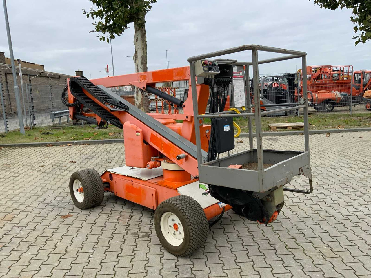 Niftylift Nifty HR12NE - Подъёмник: фото 4 Niftylift Nifty HR12NE - Подъёмник: фото 4