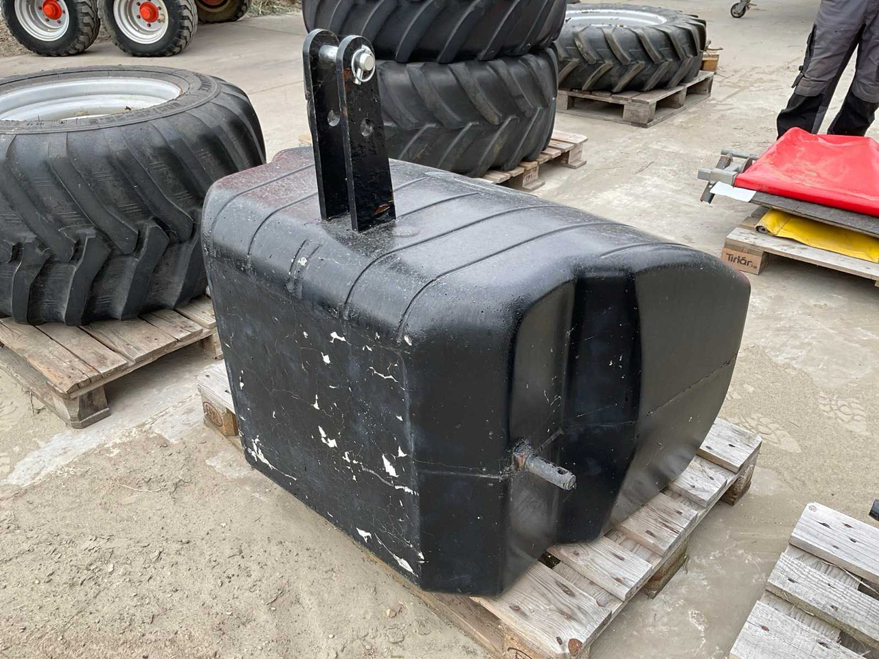 Pateer 900 kg - Фронтальный погрузчик для трактора: фото 4 Pateer 900 kg - Фронтальный погрузчик для трактора: фото 4