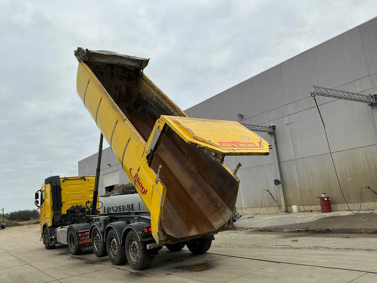 FLIEGL SDS01 TIPPER TRAILER - Полуприцеп: фото 4 FLIEGL SDS01 TIPPER TRAILER - Полуприцеп: фото 4