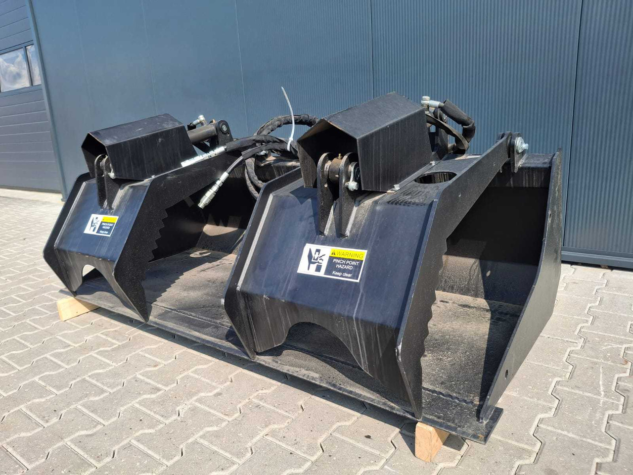 Rhino-cross 72 inch grapple Bucket - Техника для обработки почвы: фото 1 Rhino-cross 72 inch grapple Bucket - Техника для обработки почвы: фото 1